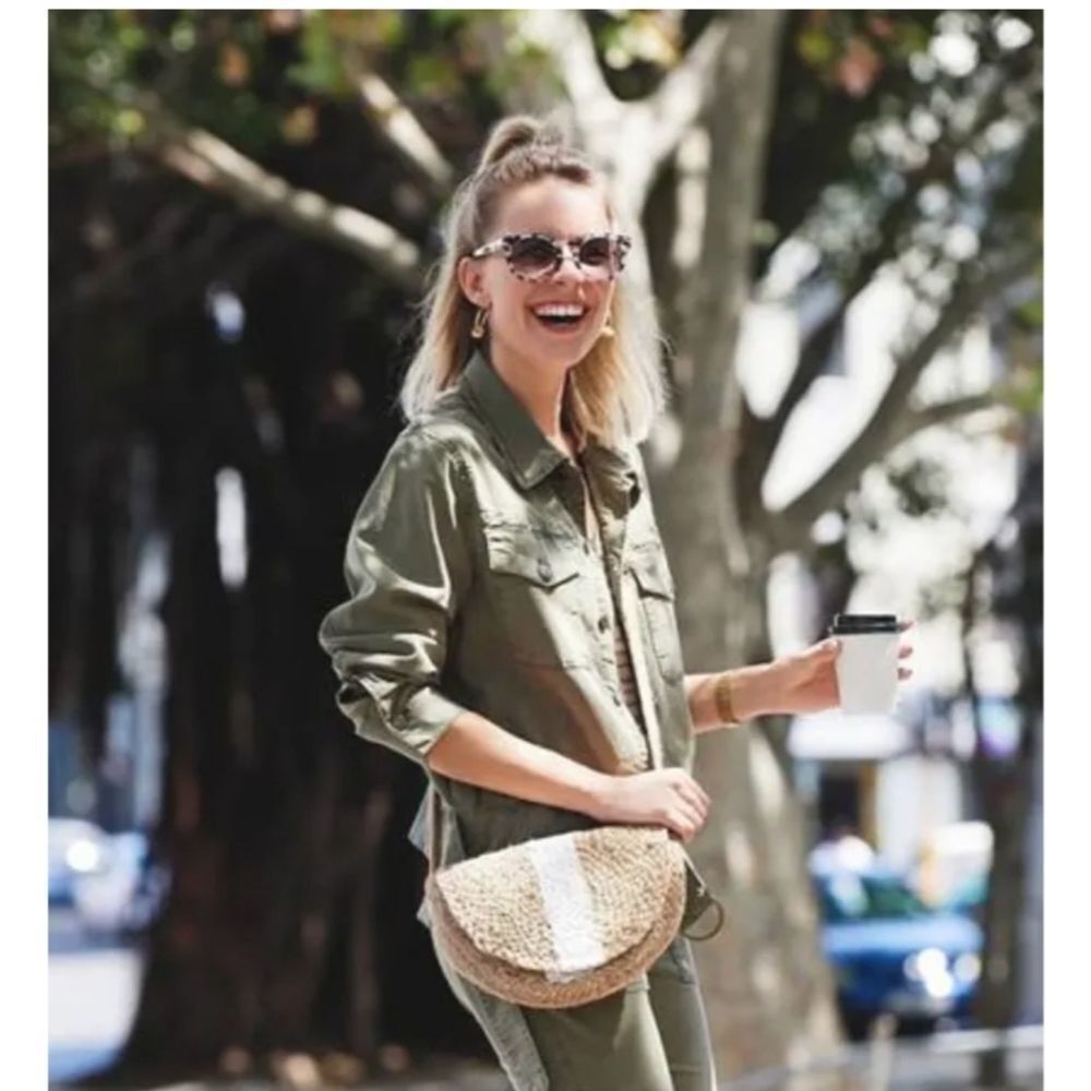 NWT-----Fun YaYa straw crossbody